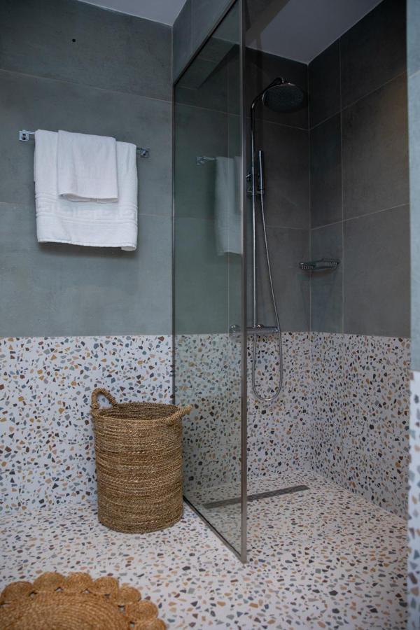 Artemis Suite Agia Marina  Esterno foto