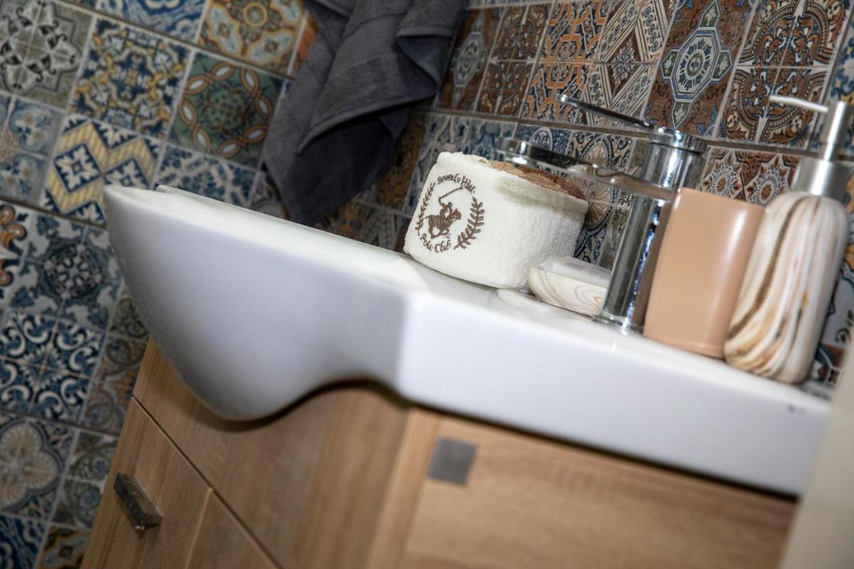 Artemis Suite Agia Marina  Esterno foto